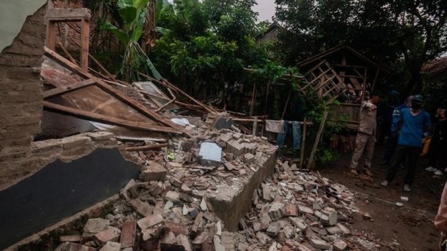 Động đất gây rung chuyển Jakarta (Indonesia), hàng ngàn người bỏ chạy khỏi các tòa nhà